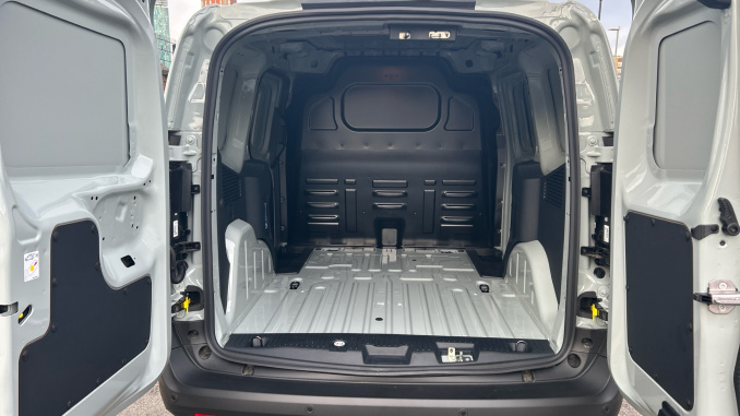 Ford Transit Courier Petrol 1.0 EcoBoost 125ps Trend Van Auto - Image 12